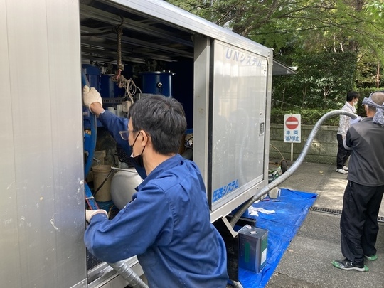 飾り箱。入れ物。サイドテーブル。大分前に香港からの輸送で20万円掛かって購入。 飾り箱。入れ物。サイドテーブル。大分前に香港からの輸送で20万
